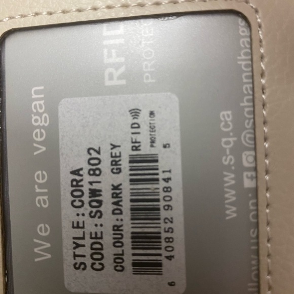 S+Q Cora passport wallet - Picture 2 of 2